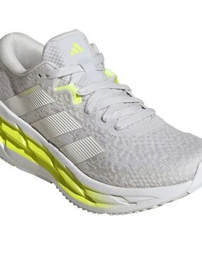 NWT Women's Adidas Adistar 4 W Size 8